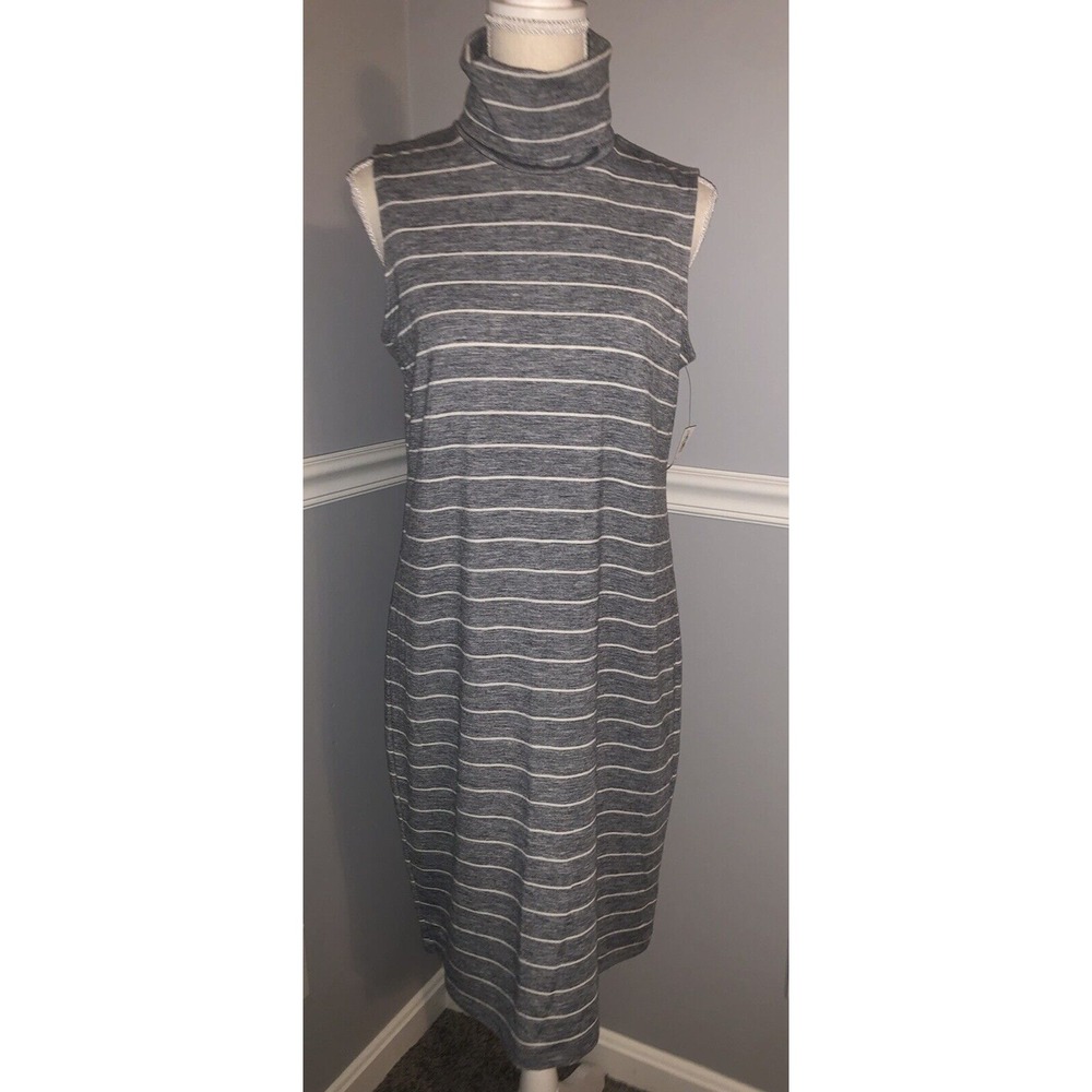 New Old Navy Dress Size Medium Turtle Neck Sleeveless Below knee
